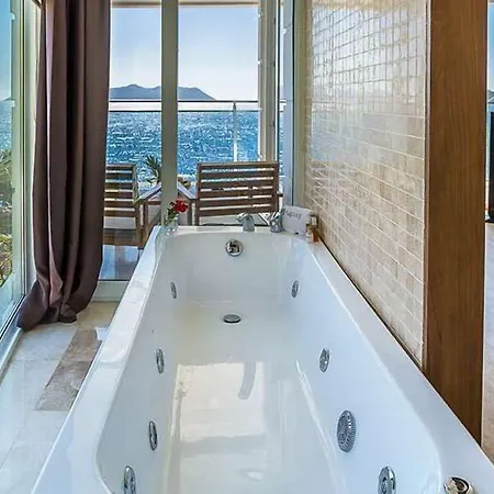 מלון Rhapsody קס