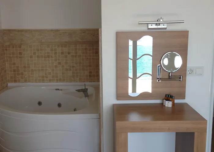 Rhapsody Szálloda *