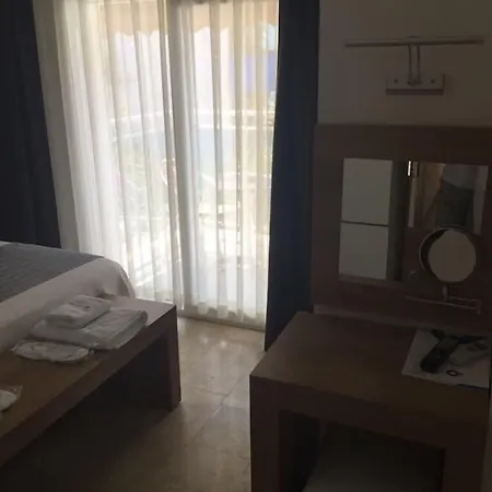 Otel Rhapsody